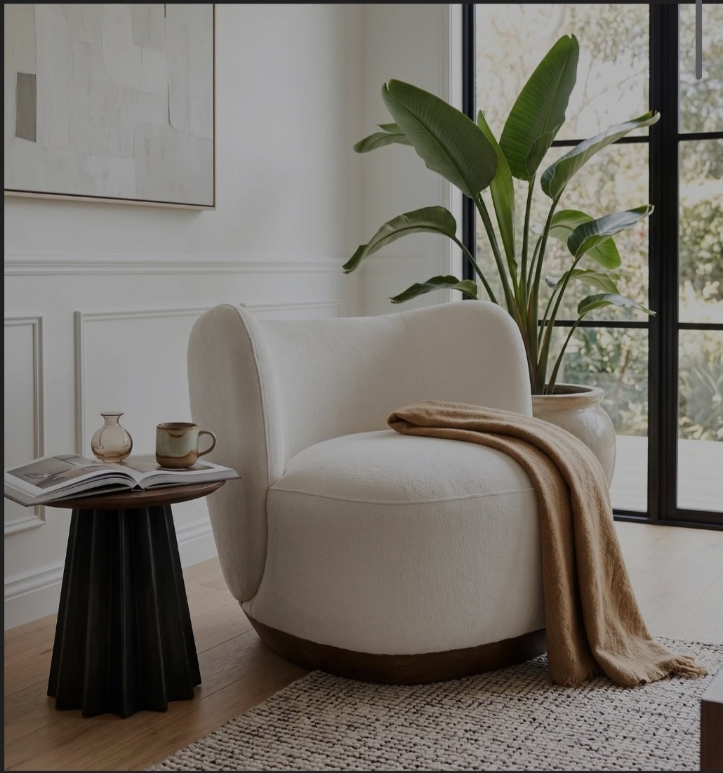 ACCENT CHAIR